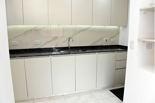 Casa 3 Amb Reciclada Con Terraza Y Quincho-permuta