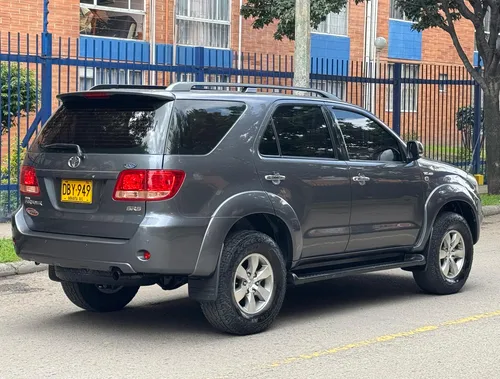 Toyota Fortuner 4.0 Sr5