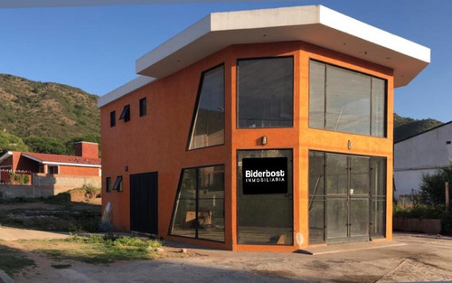 Imagen 2 de 2 de Se Vende Importante Local En Plena Av Carcano Carlos Paz