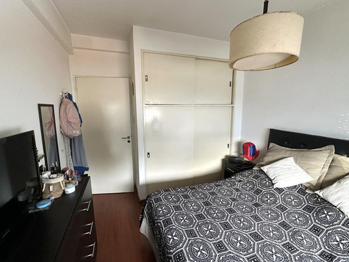 Venta- Departamento 3 Ambientes En Flores, Luminoso Con Balcón, Contrafrente