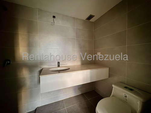Apartamento A Estrenar En Venta Oportunidad, Urb. Country Club