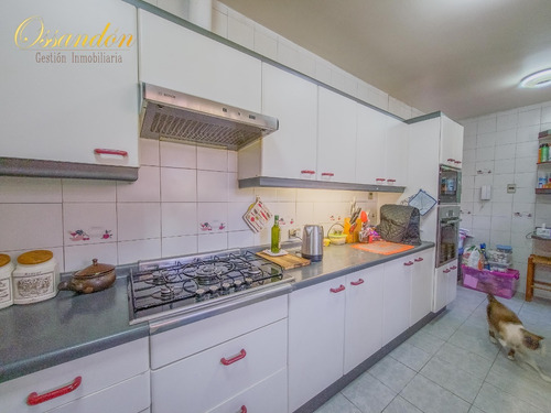 Imagen 16 de 30 de Excelente Casa Ubicada En Zona De Quinchamalí. Las Condes.