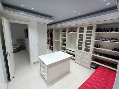 Imagen 15 de 30 de En Venta Lujosa Casa Amoblada En Urbanización Guataparo, Valencia