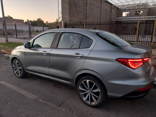 Fiat Cronos 1.8 16v Precision