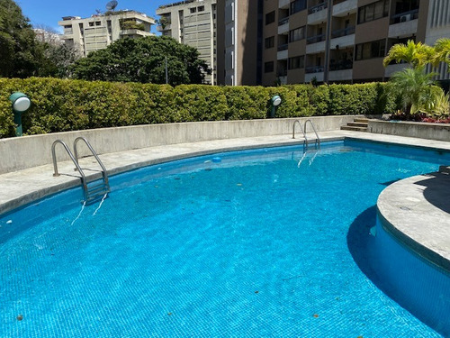 Apartamento De Lujo Bella Cocina Super Actualizada.