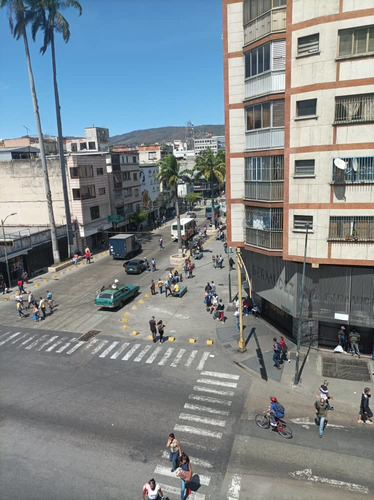 Imagen 11 de 14 de Se Vende Céntrico Edificio En La Avenida Independencia Los Teques