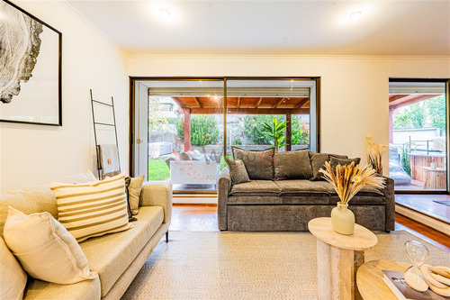 Casa En Venta De 4 Dorm. En Colina