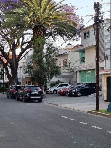 Amplia Y Hermosa Casa Con Uso De Suelo En Col. Polanco