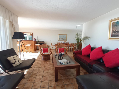 Imagen 4 de 30 de Venta Apartamento 3 Dormitorios En Suite Mas Dependencia Vista Al Mar Punta Del Este