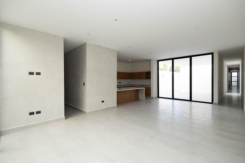 Venta De Casa De Una Planta De 3 Habitaciones En Temozon Norte