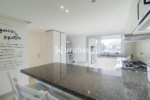 Alquiler Apartamento Tres Dormitorios Playa Brava Edificio Brava Biarritz