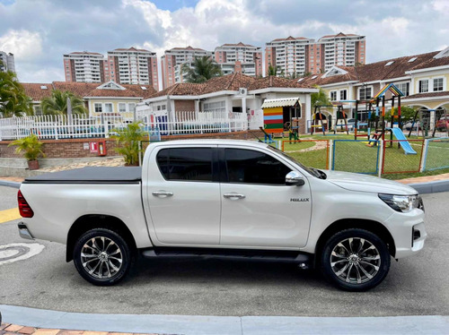 Toyota Hilux 2.8 Srv Automatica 4x4