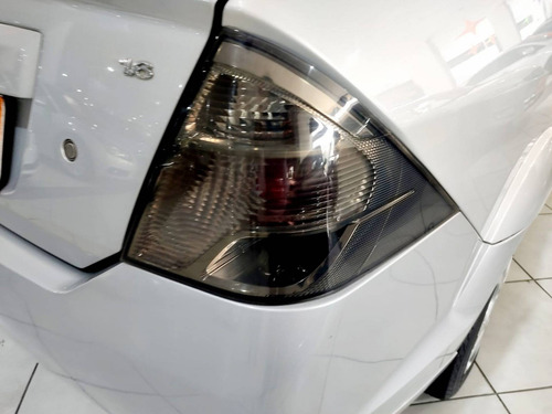 Imagem 7 de 13 de Ford Fiesta 1.6 Rocam Sedan 8v Flex 4p Manual