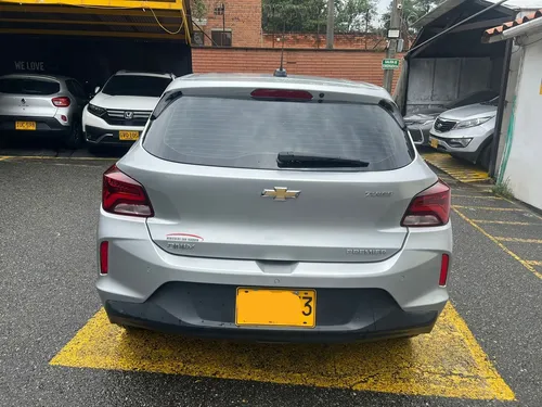 Chevrolet Onix 1.0T Premier Hatch At