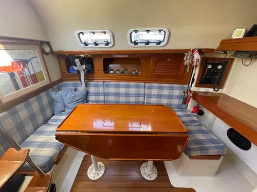 Velero Vip 33.5 Volvo Penta 29 Hp Timón Rueda Orza