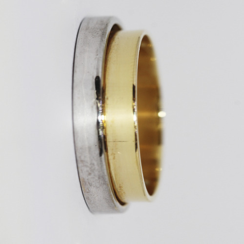 Aliança Saturno Com Ouro Branco Em Ouro 18k