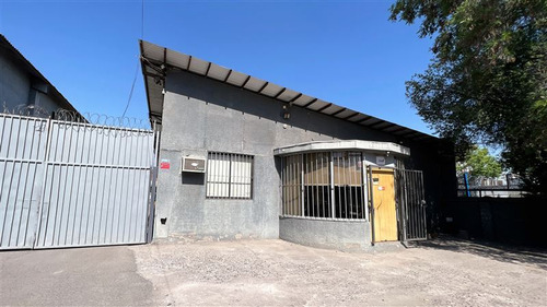 Galpón Con Oficinas Para Industria Y Bodegaje En Macul