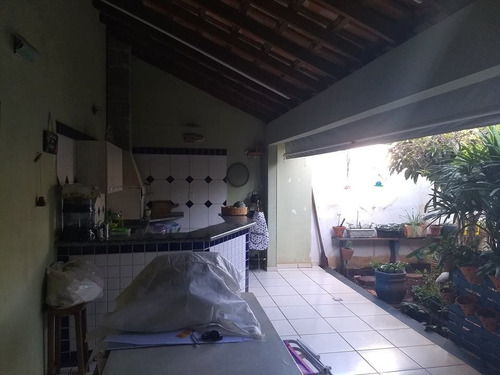 Imagem 2 de 14 de Casa Com Comércio A Venda Em Ourinhos/sp