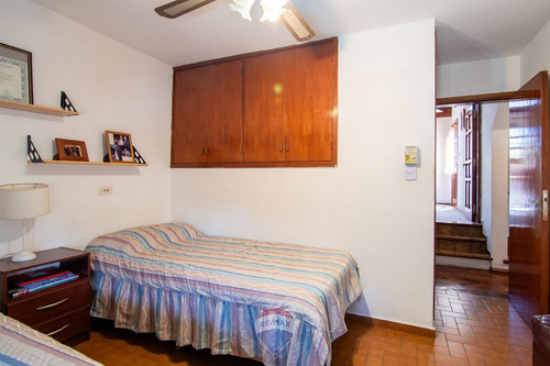 Venta Casa 5 Dorm Cochera Poeta Lugones Cba