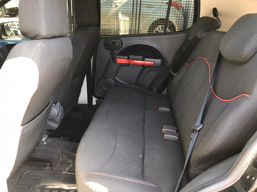 Imagem 5 de 13 de Fiat Uno 1.4 4p Flex Sporting