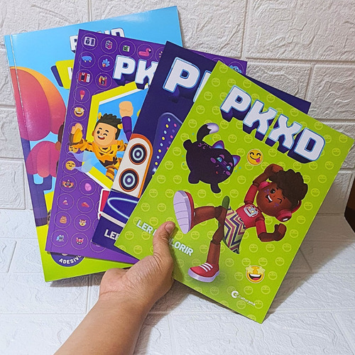 Pkxd Jogo Livro Infantil - Kit Com 3 Livro Xd Atividades Cada Livro Tem 500 Adesivos, Atividades Para Colorir E Ações Do Jogo Infantil Pkxd Culturama