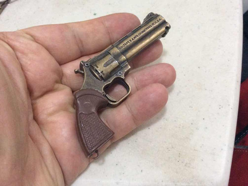 Raro Revolver Llavero Antiguo Metálico