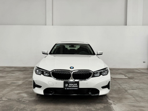 BMW Serie 3 2.0 330i Sport Line At