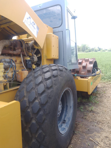 Compactador Autopropulsado. Motor Cummins 6bt. /13 Toneladas