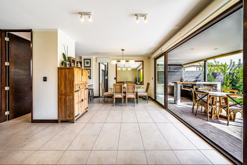 Se Vende 3d, 3b, Jardín Formado, Quincho, Piscina