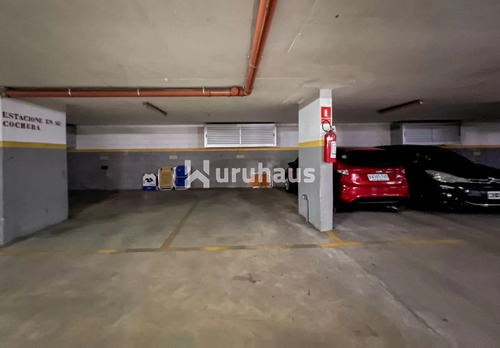 Apartamento A La Venta 3 Dormitorios Y 2 Cocheras - Punta Del Este