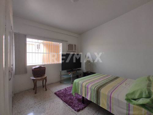 Imagen 20 de 27 de Bella Y Cómoda Casa , Urb. Trigal. Cód.: 132012, 04144841043
