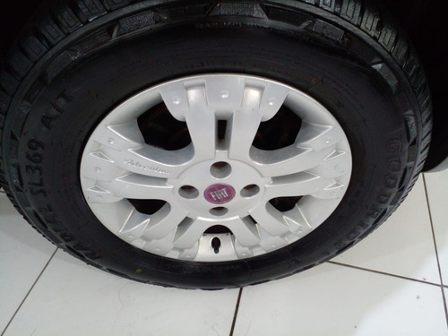 Imagem 4 de 15 de Fiat Punto Attractive 1.4 (flex) Flex M