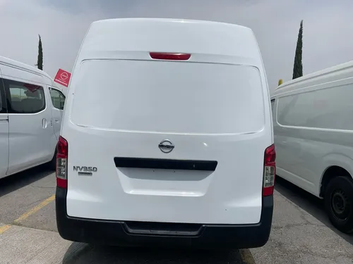 Nissan Urvan 2.5 Panel Amplia Aa Paquete Seguridad Mt
