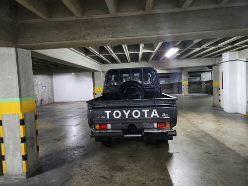 Toyota Land Cruiser S79-sincronica