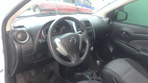 Imagem 2 de 4 de Nissan Versa 2019 1.0 12v Conforto 4p
