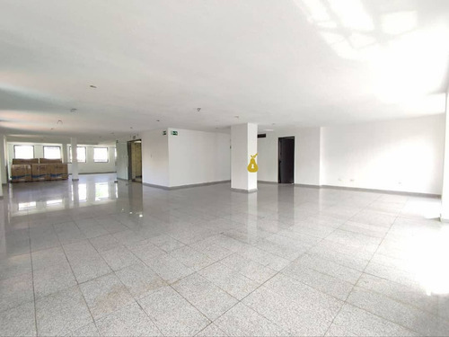 Alquiler Edificio / Local Comercial Las Mercedes