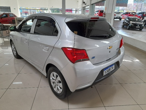 Imagem 5 de 10 de Chevrolet Onix 1.0 Mpfi Lt 8v