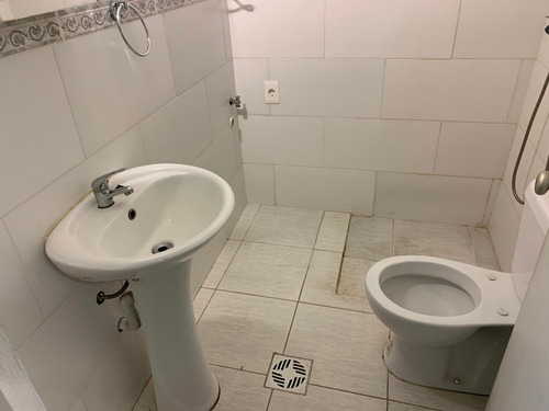 Alquiler Monoambiente Reducto Con Patio Sin G.c Ideal. P.b