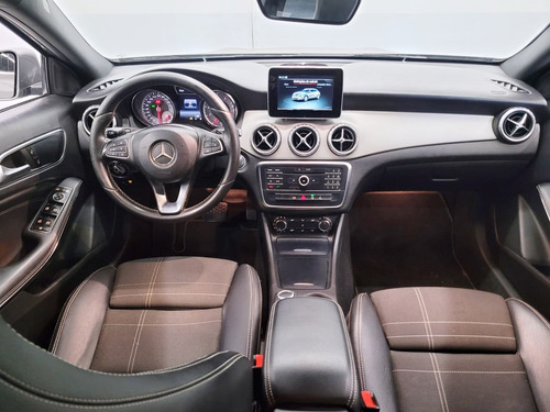 Mercedes-Benz GLA 200 1.6 CGI STYLE 16V TURBO FLEX 4P AUTOMÁTICO