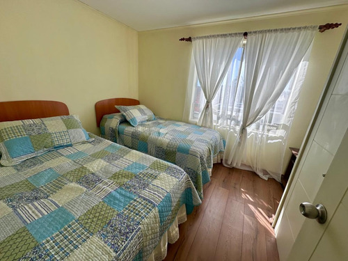 Casa En Condominio De Curauma, De 4 Dormitorios, Valparaiso