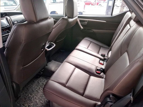 Toyota Hilux Sw4 2.8 Srx 4x4 7 Lugares 16v Turbo