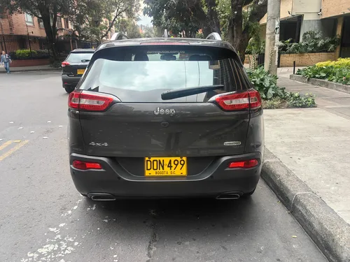 Jeep Cherokee 3.2 Longitude Plus