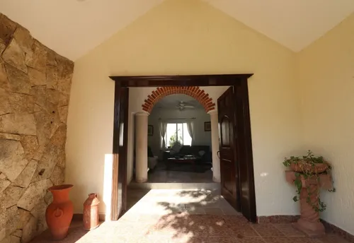 Residencia Con Paneles Solares, En Venta, En Temozón Norte