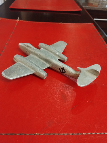 Antiguo Avion De Juguete A Escala Aluminio Gloster Meteor Aluminio (Usado)