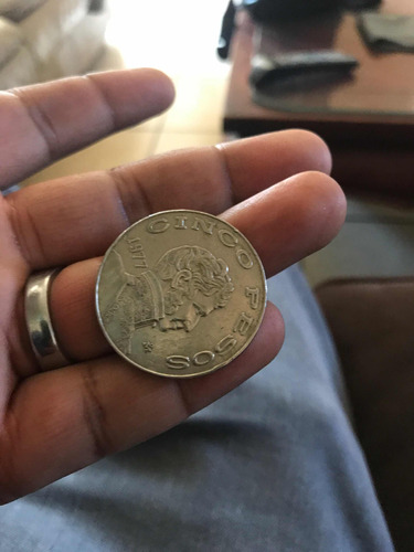 Moneda De Cinco Pesos De 1977