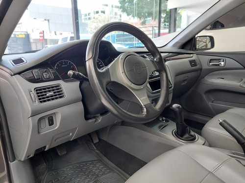 Imagen 6 de 7 de Mitsubishi Lancer