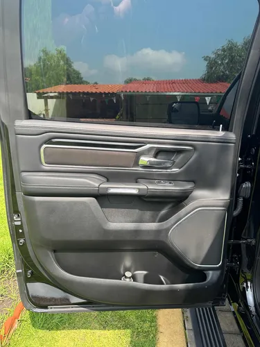 RAM Ram 1500 5.7 Laramie Sport Crew Cab 4X4