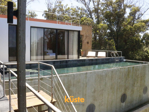 Casa - Santa Monica
