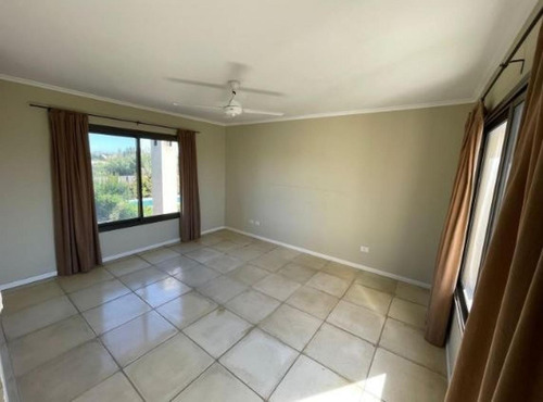 Imagen 16 de 28 de Luminosa Casa En Venta