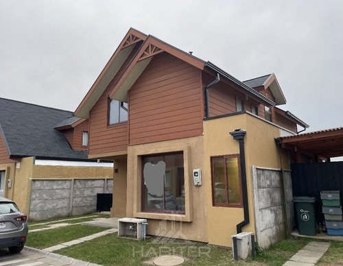 Casa En Venta De 3 Dorm. En Talca